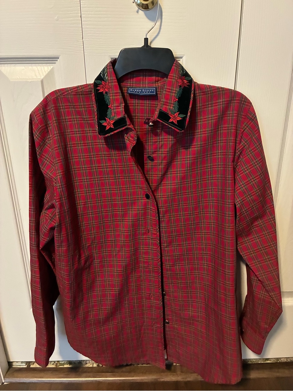 Karen Scott Women’s Red Plaid Holiday button -Up Shirt with Embroidered Collar